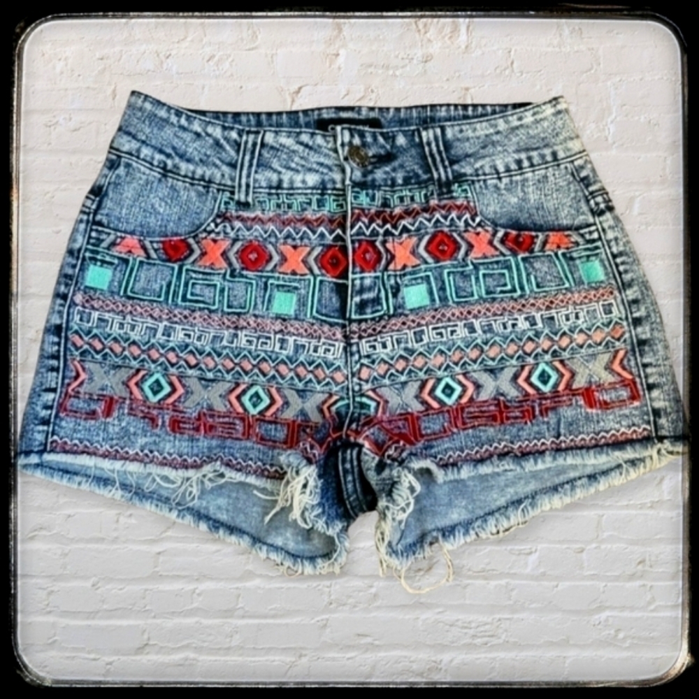 3/$30 CELEBRITY PINK mexican aztec embroidered cut-off lowrise frayed shorts